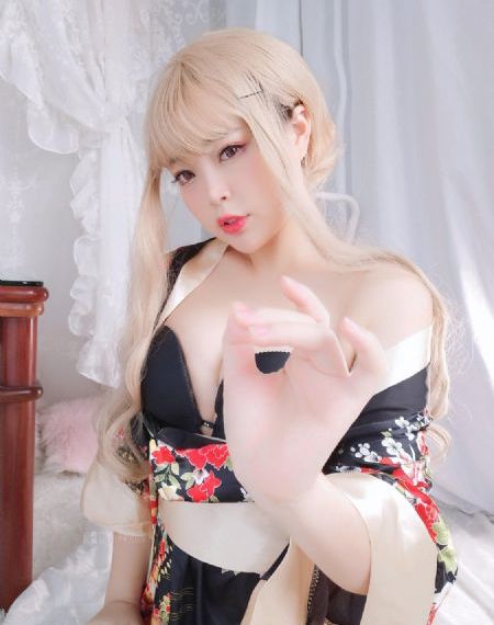 www亚洲福利色诱午夜_720迅雷电影在线